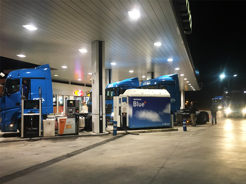 Falling oil prices do not translate into fuel prices